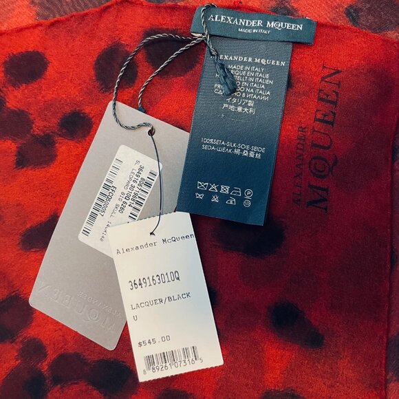 ALEXANDER MCQUEEN SILK RED/BLACK LEOPARD BIG SKULL SCARF - NEW TAGS ON - Picture 2 of 6